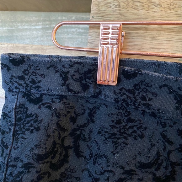 Hue black leggings with velvet tapestry print - Picture 4 of 6